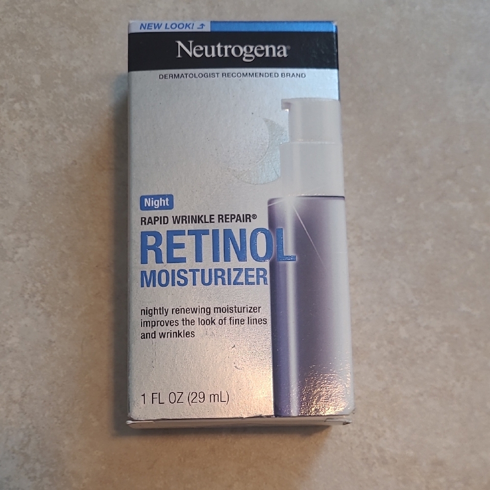 Neutrogena Rapid Wrinkle Repair Retinol Moisturizer - White and Blue